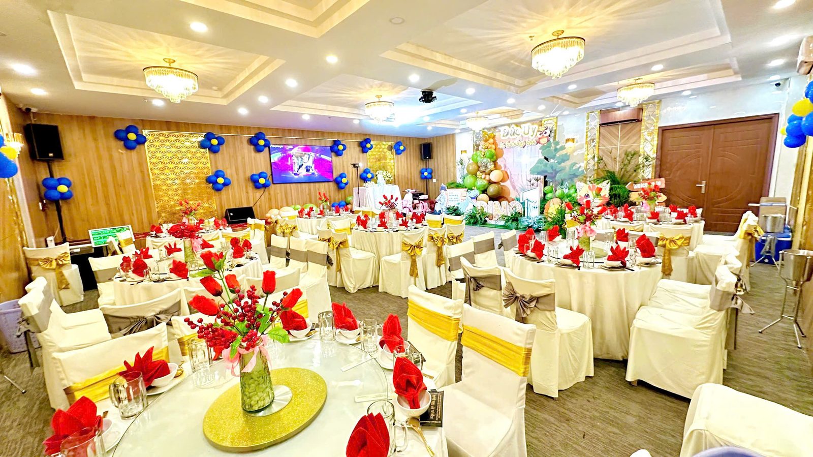 Tình huống đặt tiệc
